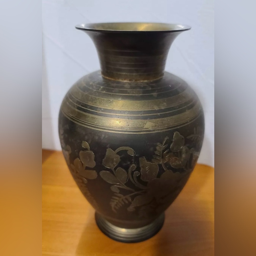 🖤💛Vintage Vase from India